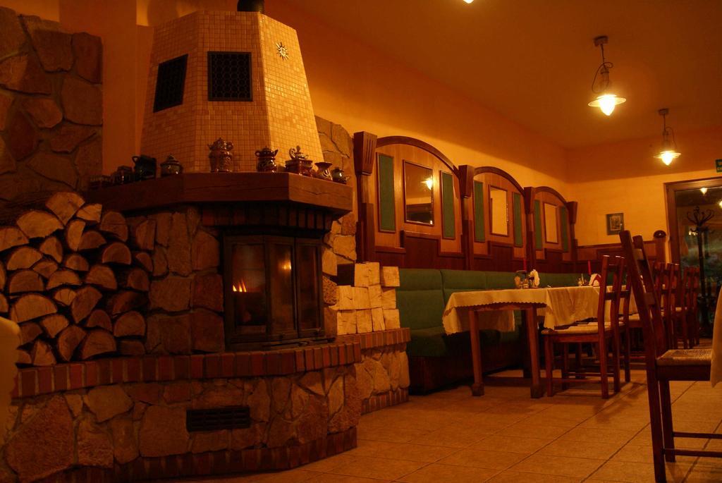Hotel Twardowski Glogoczow Bagian luar foto