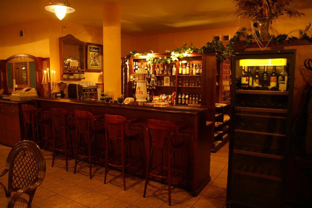 Hotel Twardowski Glogoczow Bagian luar foto