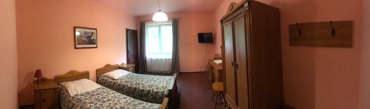 Hotel Twardowski Glogoczow Bagian luar foto